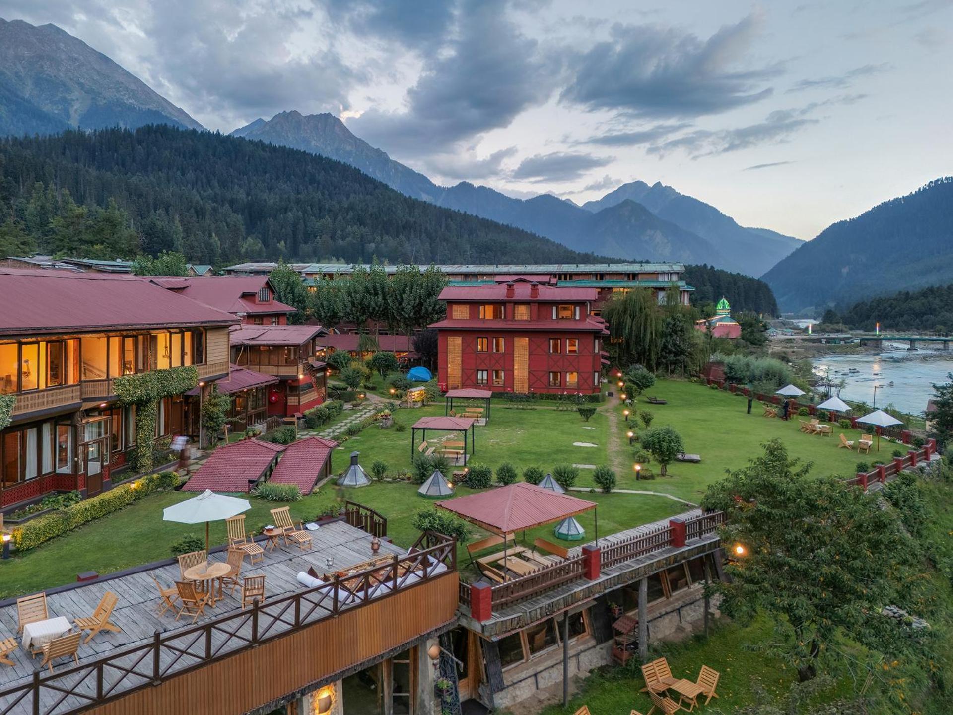 100 m² dengan 1 bilik tidur dan 1 bilik mandi peribadi di Pahalgam Luaran gambar